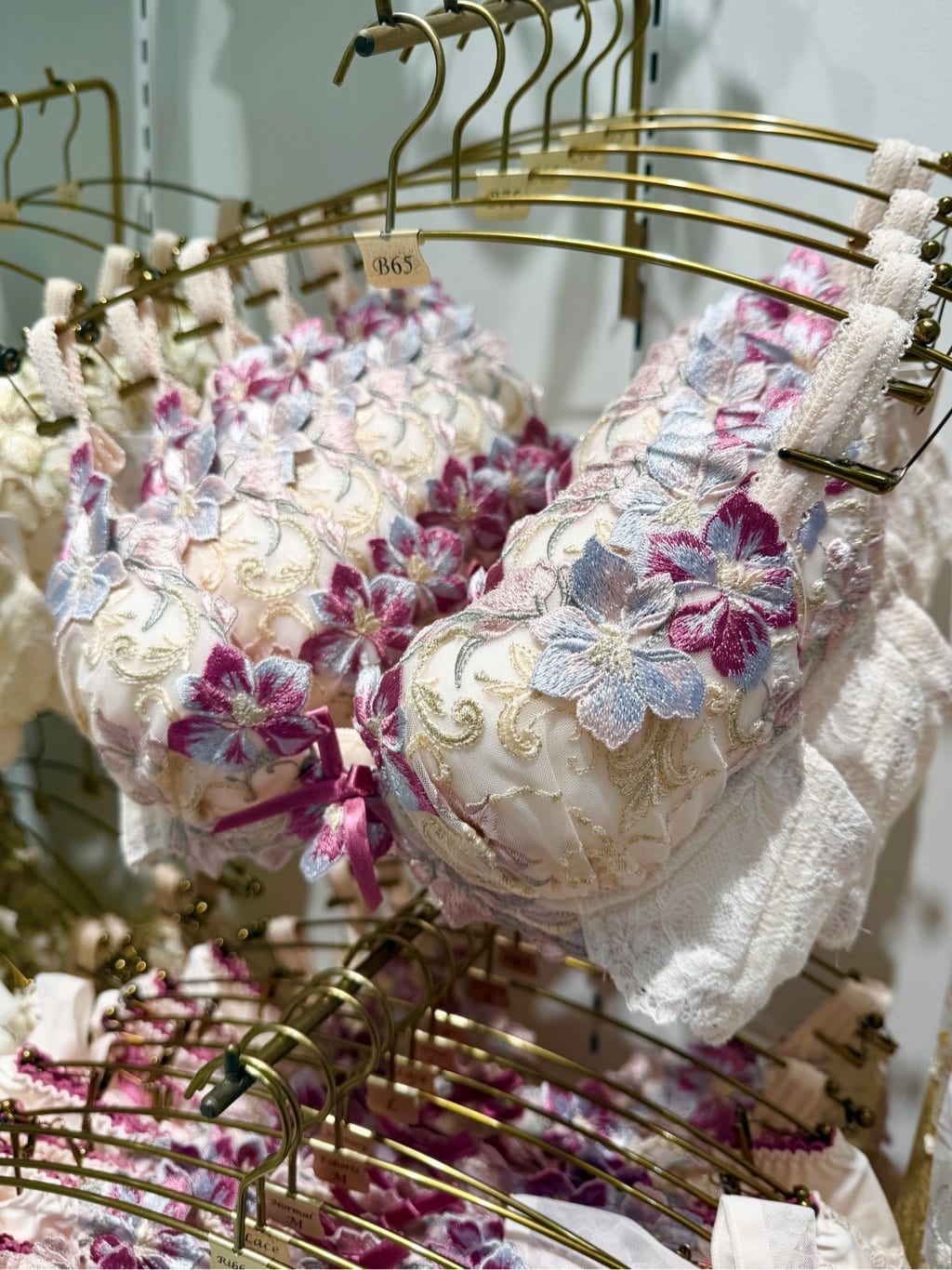 nishiさんの「Risa Magli｜ヴァネッサ ブラジャー (D-F) ＜V Make Type＞」を使ったコーディネート