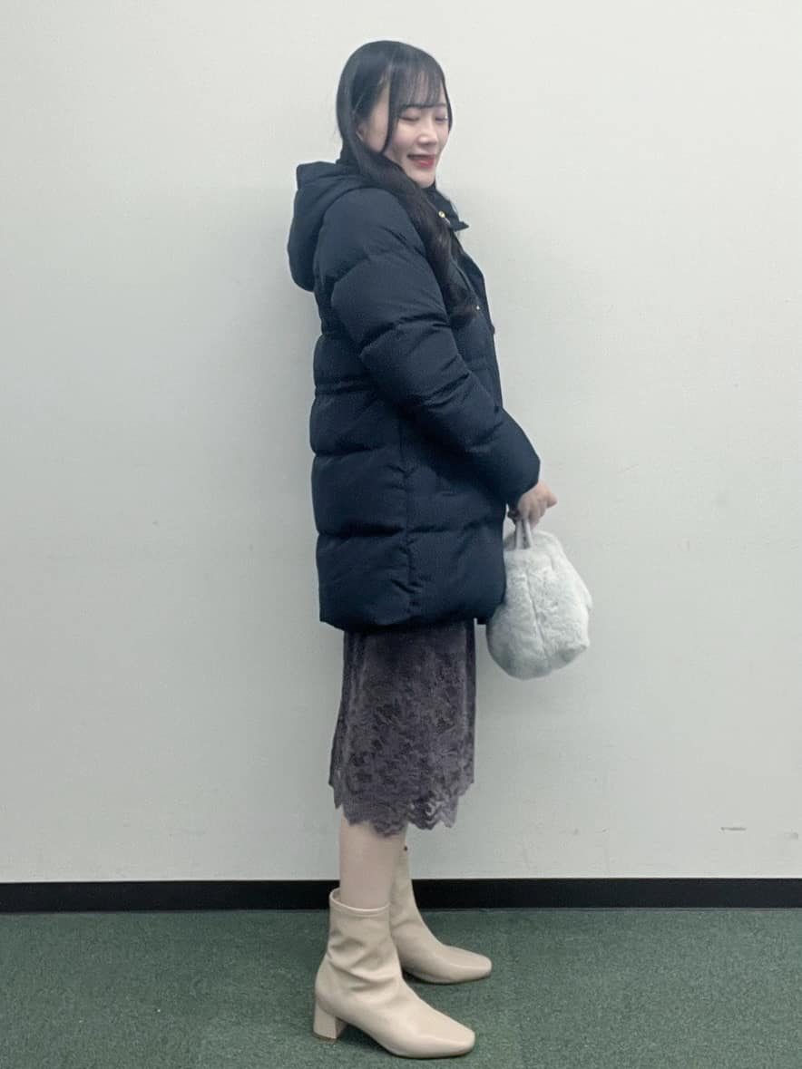 Hitomiさんの「index｜KAWADAダウンドロストミドルコート【撥水／洗濯機OK／2WAY／静電気防止裏地】《XS～3L》」を使ったコーディネート