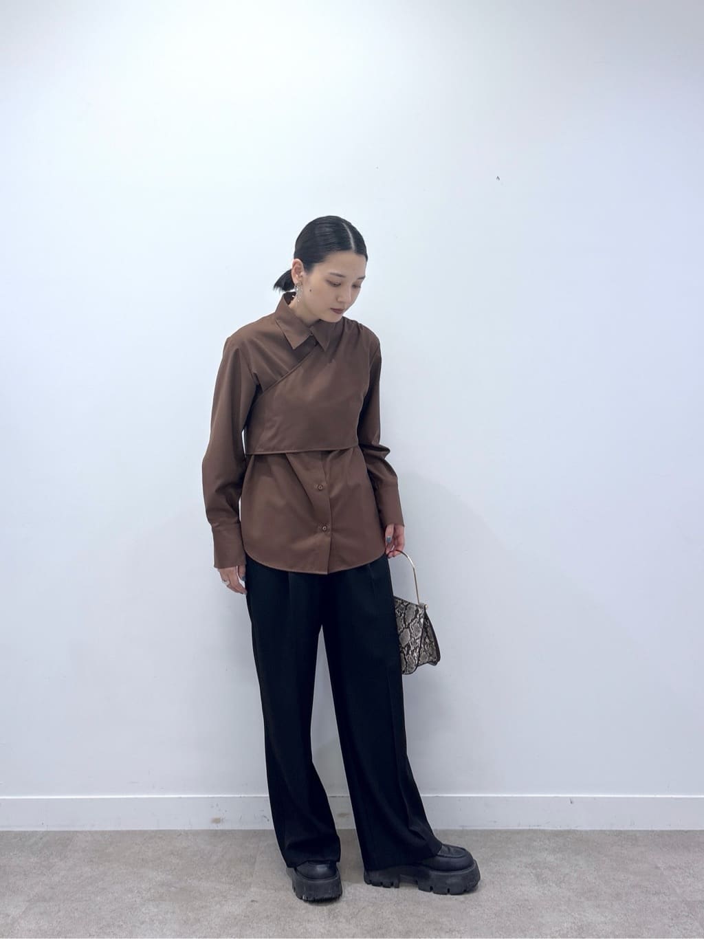 ayanoさんの「INDIVI｜アシメジレシャツ」を使ったコーディネート