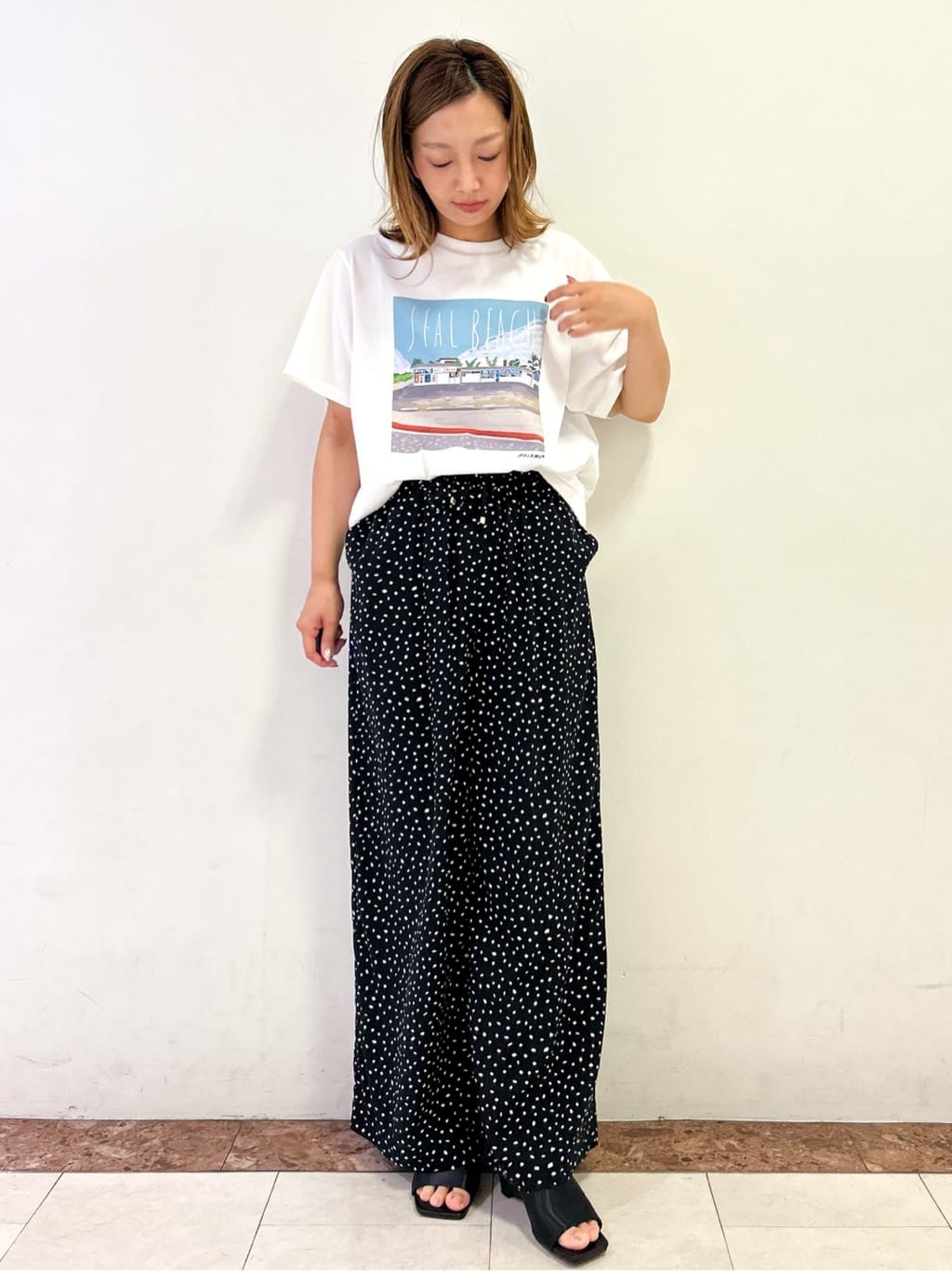 madokaさんの「OPAQUE.CLIP｜風景イラストプリントTシャツ」を使ったコーディネート
