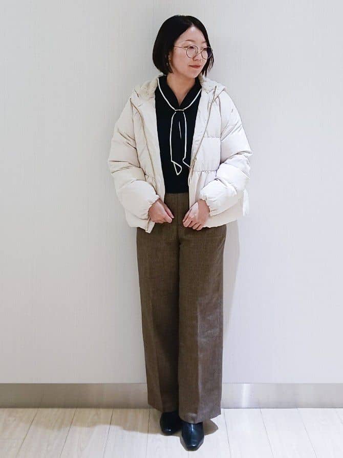 KaHoさんの「index｜KAWADAダウンペプラムショートコート【撥水／洗濯機OK／静電気防止裏地】」を使ったコーディネート