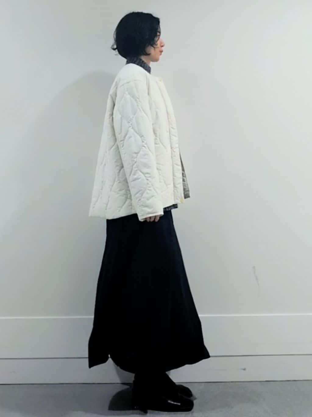 ミズタさんの「UNTITLED｜【ストレッチ素材/撥水加工】バルーンスカート」を使ったコーディネート