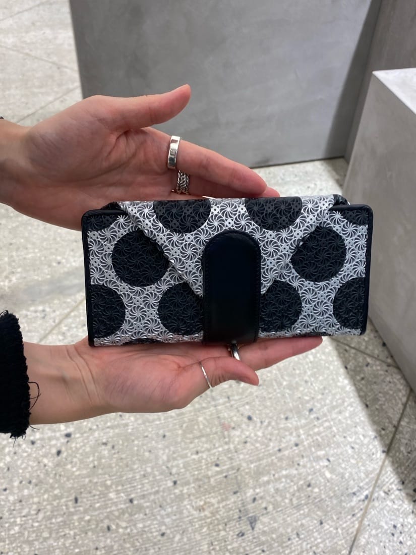 Uさんの「HIROKO HAYASHI｜チェーン付長財布用 ロングチェーン」を使ったコーディネート