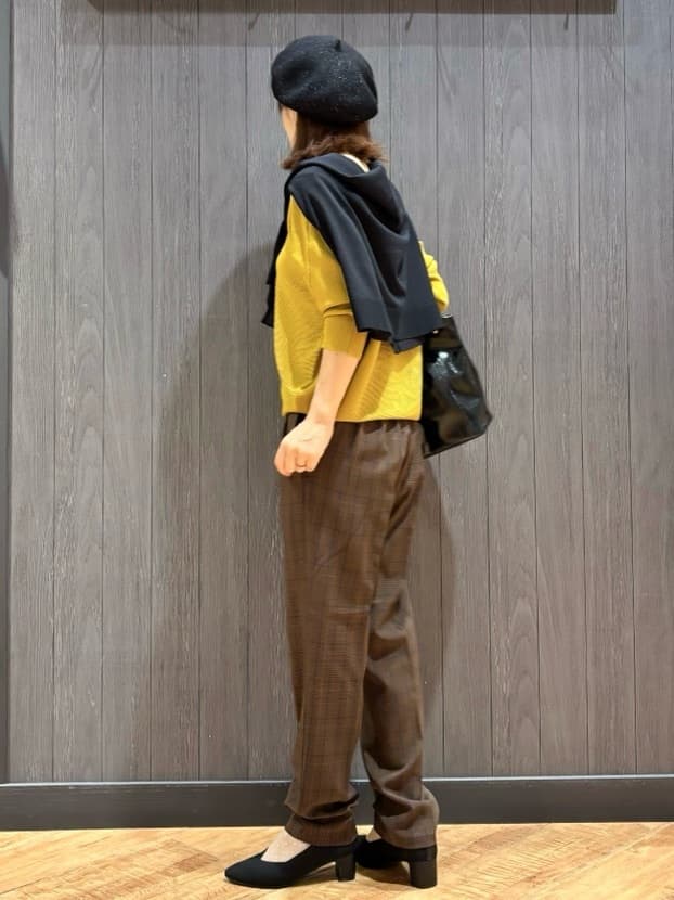 meiさんの「SHOO･LA･RUE｜【洗える/S-LL】上品なラメ使い クルーネック ニットカーディガン」を使ったコーディネート