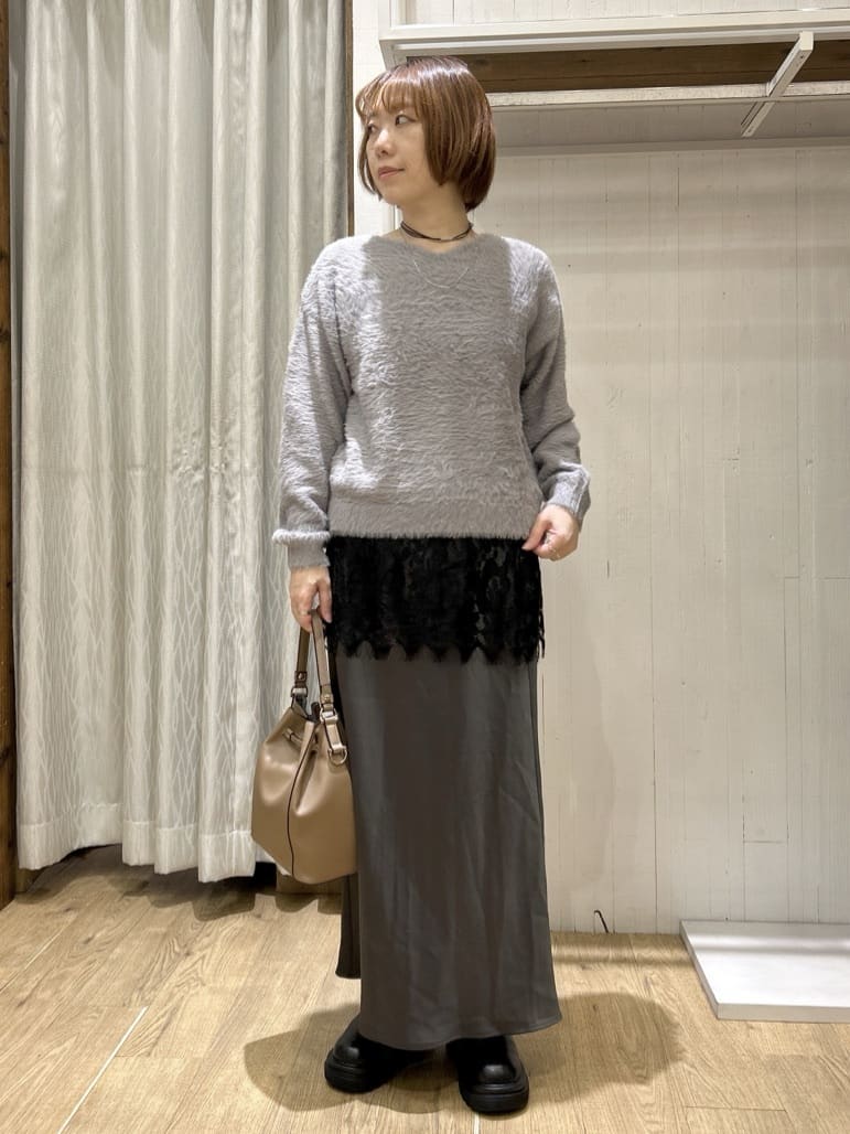 ga_riさんの「THE SHOP TK｜【華やかで柔らか】ふわふわフェザーニット/洗える・前後2WAY」を使ったコーディネート