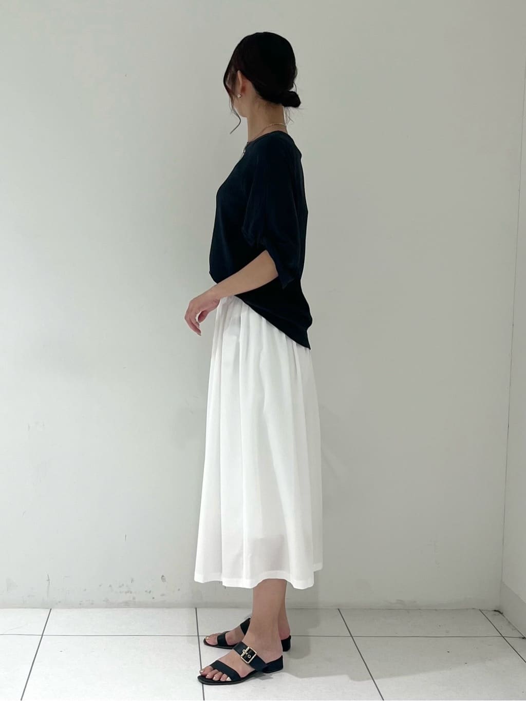 shioriさんの「INDIVI｜【UVケア／吸汗速乾】凹凸素材ねじり袖トップス」を使ったコーディネート