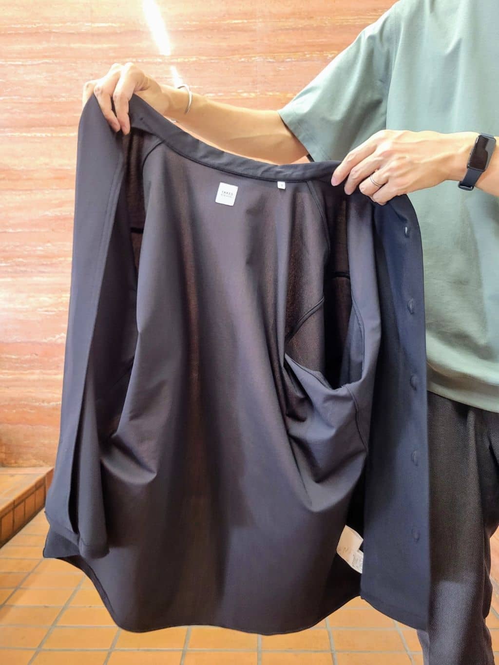piroyaさんの「TAKEO KIKUCHI｜【COOL CITY WEAR】エアートール オープンカラーシャツ /接触冷感・通気性」を使ったコーディネート