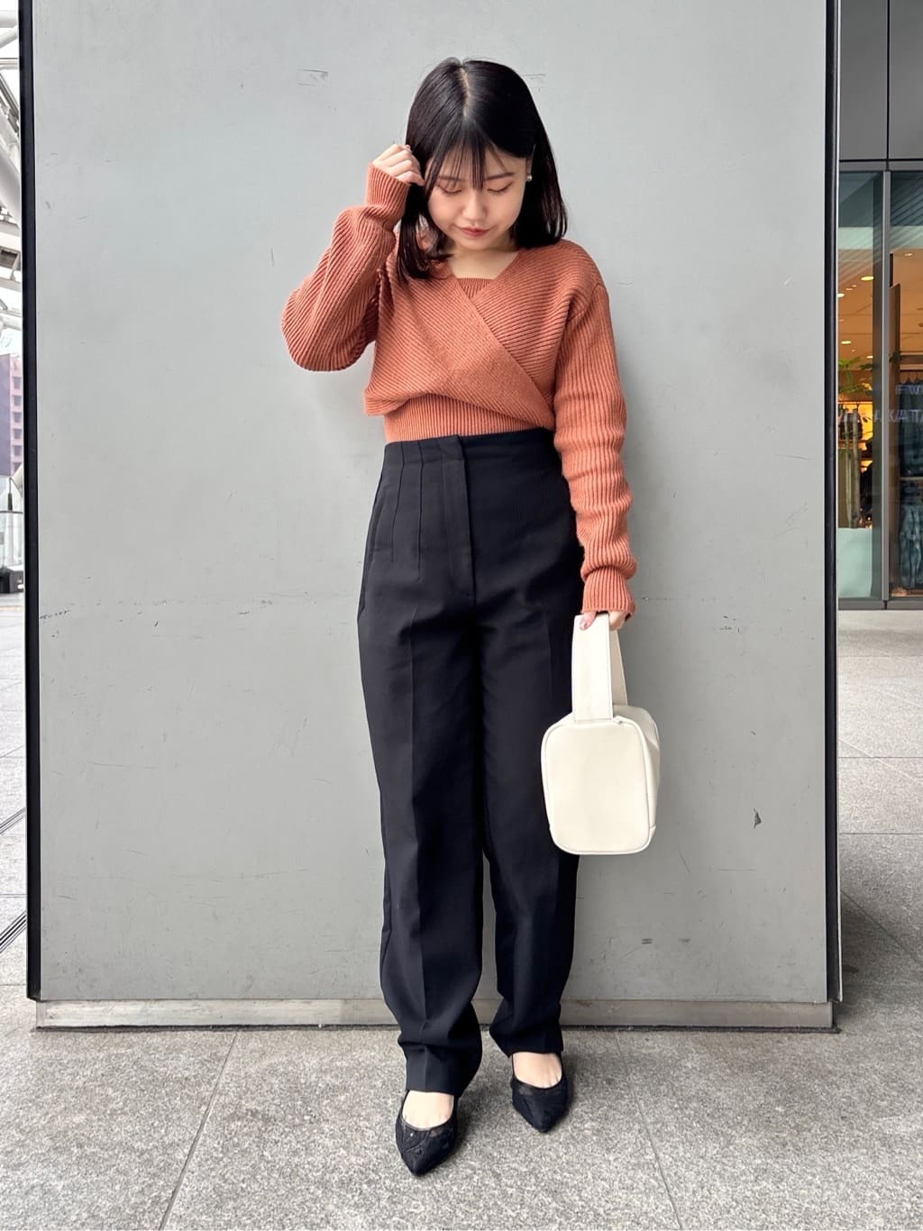 まっきーさんの「ESPERANZA｜リボンチュールレースバックストラップ2WAYパンプス」を使ったコーディネート