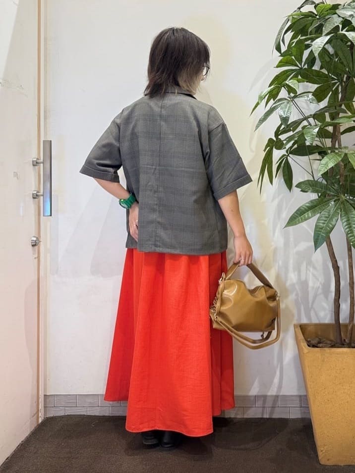 misakiさんの「SHOO･LA･RUE｜【高レビュー/着丈選べる】華やかさをプラスする アソートロングスカート」を使ったコーディネート