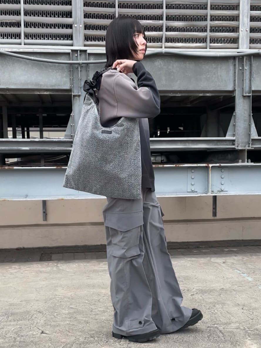 川本葵さんの「tk.TAKEO KIKUCHI｜◆グラデーションプルオーバー」を使ったコーディネート