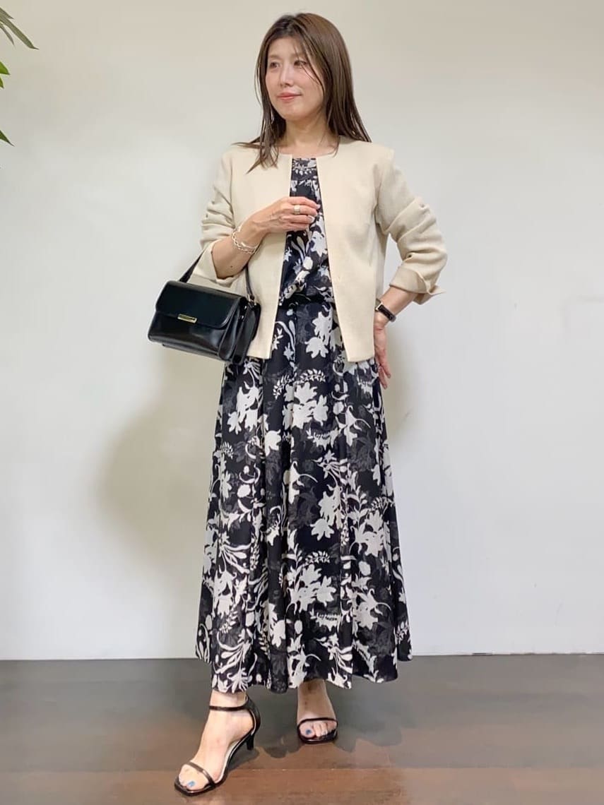 tomoさんの「UNTITLED｜【洗える/セットアップ可能】オーナメントフラワー ブラウス」を使ったコーディネート