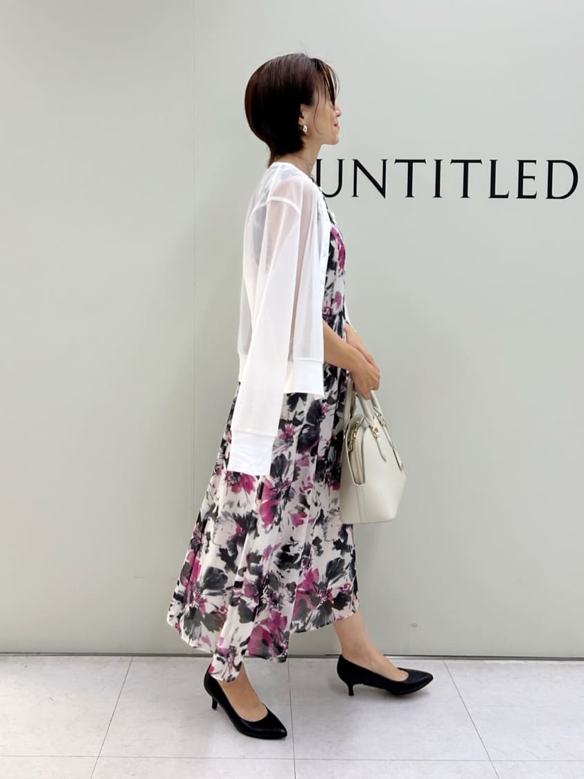 Mikiさんの「UNTITLED｜【シアー/エレガント/花柄/夏ワンピ】ペイントフラワーワンピース」を使ったコーディネート
