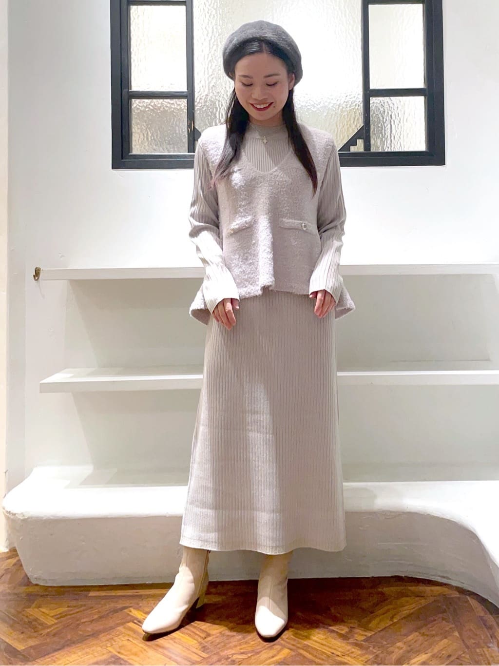 あんりさんの「grove｜【2点SET/体型カバー】一枚で決まる、ペプラムベスト&times;ニットワンピース」を使ったコーディネート