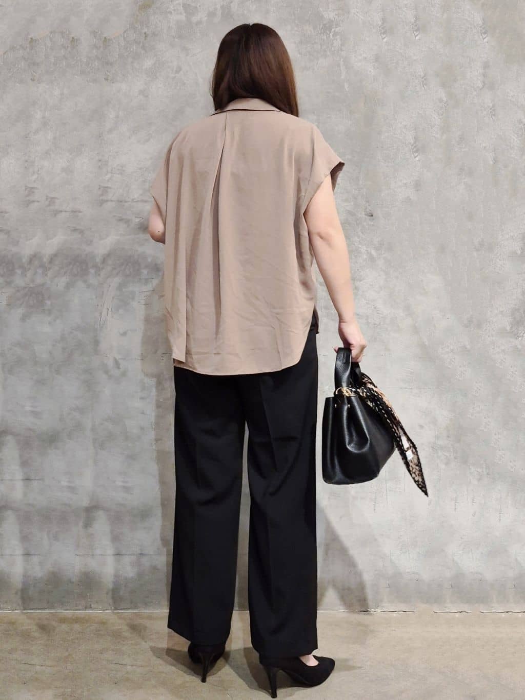 ひさえさんの「THE SHOP TK｜コットンライクブラウス【接触冷感/洗濯機OK/UV/セットアップ可】」を使ったコーディネート