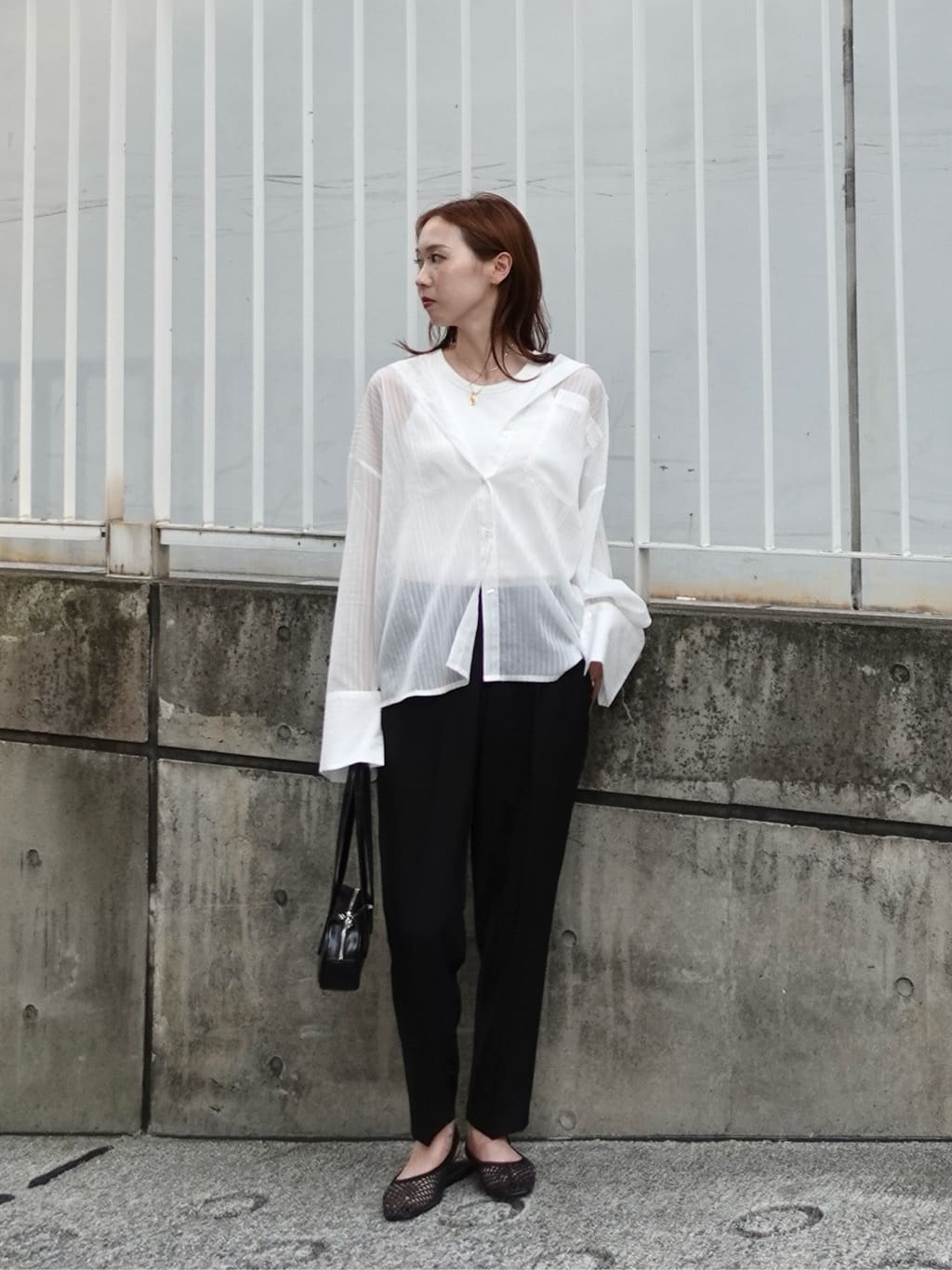 mitsukiさんの「INDIVI｜Comfy SET UP｜イージーテーパードパンツ【セットアップ対応／通勤/カセット服】」を使ったコーディネート