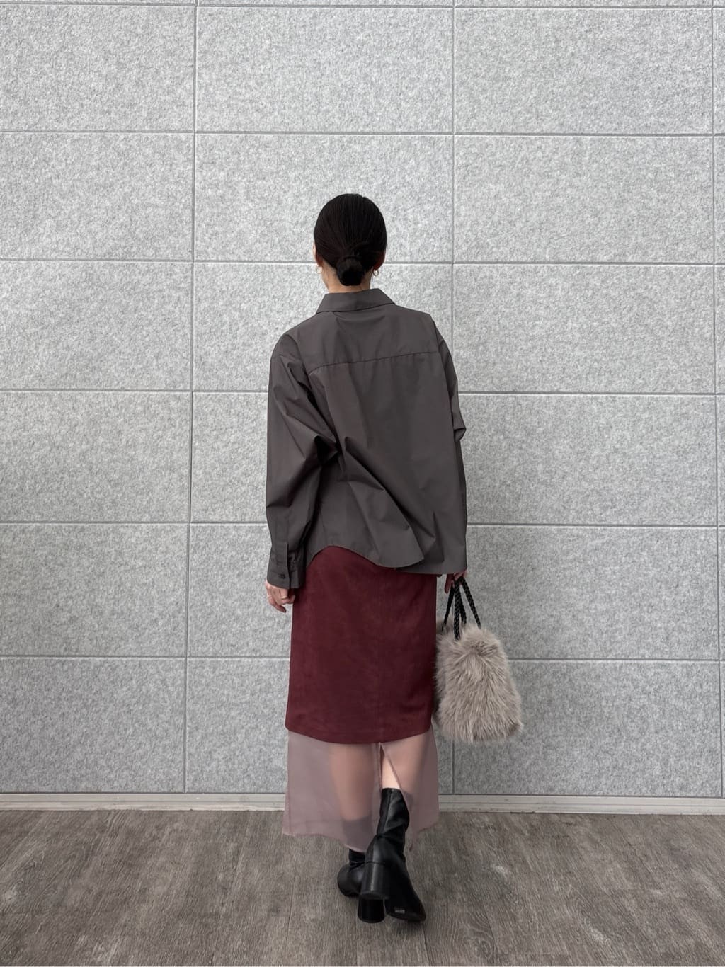 ひなさんの「INDIVI｜スエードライクレイヤースカート」を使ったコーディネート
