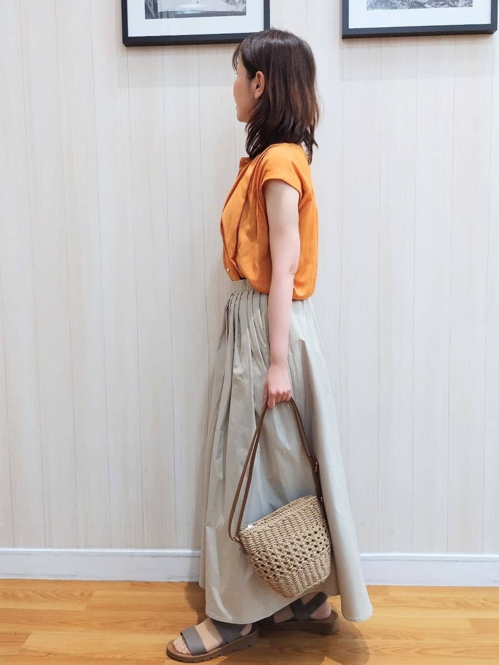 yseさんの「SHOO･LA･RUE｜【S-LL/洗濯後しわになりにくい】上品にきれい見え スラブギャザーブラウス」を使ったコーディネート