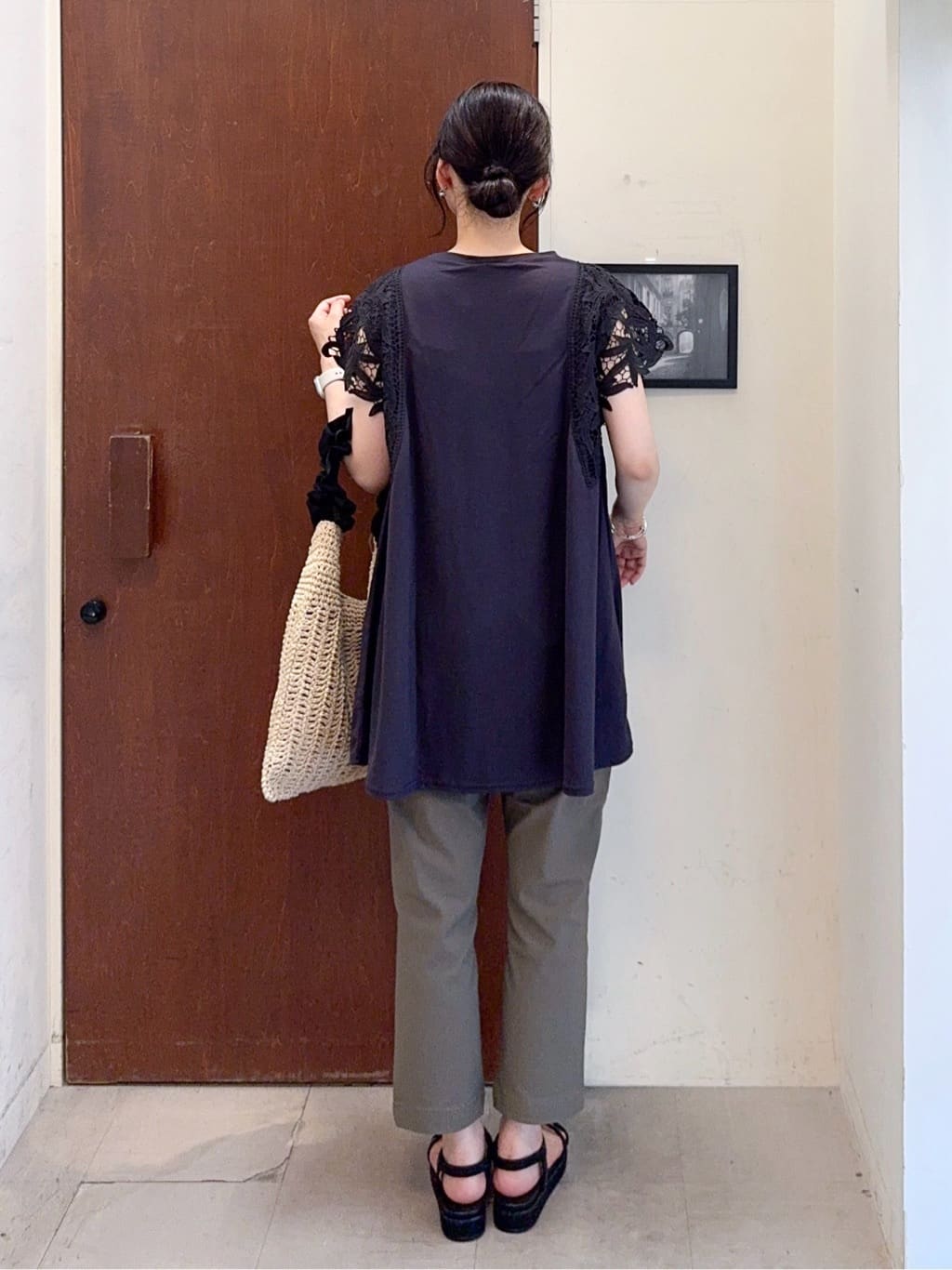 𝐇𝐢𝐫𝐨𝐦𝐢さんの「SHOO･LA･RUE｜【S-LL】上品華やか お袖レースチュニックトップス」を使ったコーディネート