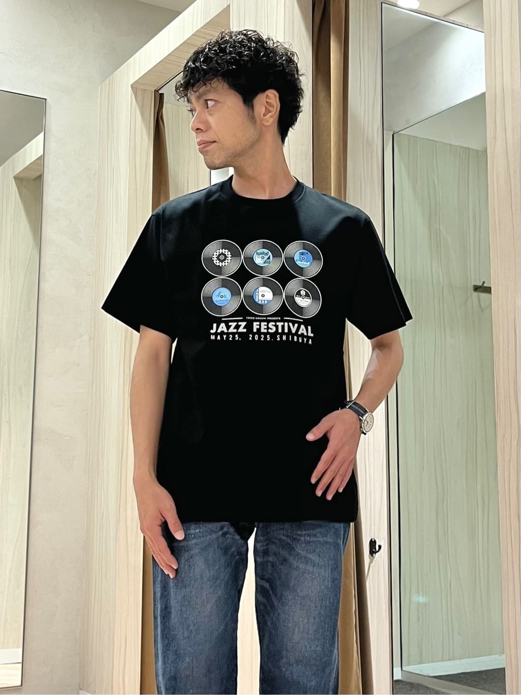 URAさんの「TAKEO KIKUCHI｜【モンスターストレッチ】日本製 ウォッシュド デニムパンツ」を使ったコーディネート