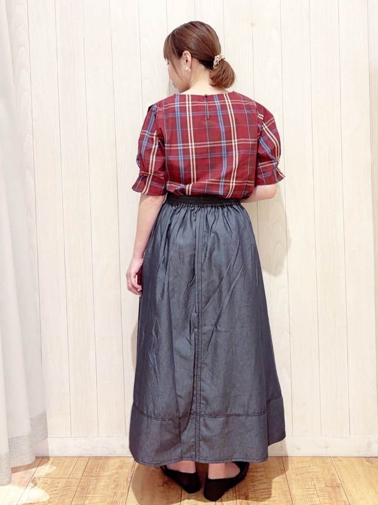 あいこさんの「SHOO･LA･RUE｜【S-LL/5分袖】お袖タックできれいに魅せる 大人のチェックブラウス」を使ったコーディネート