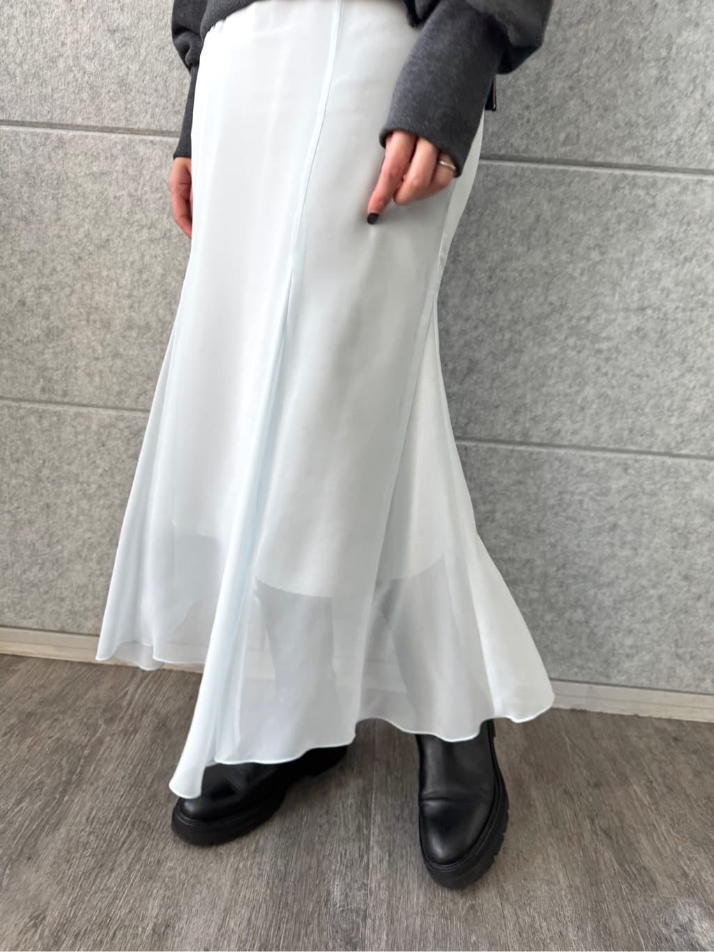 uchi__yamaさんの「CODE A｜off－shoulder sweat」を使ったコーディネート