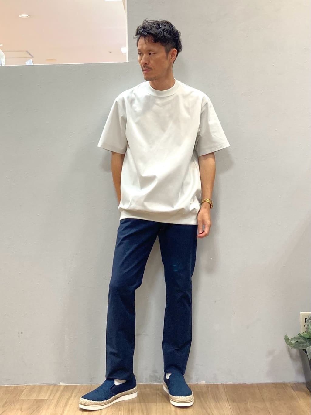 シュンさんの「TAKEO KIKUCHI｜【抗菌防臭／5サイズ展開】ハイゲージポンチ Tシャツ」を使ったコーディネート