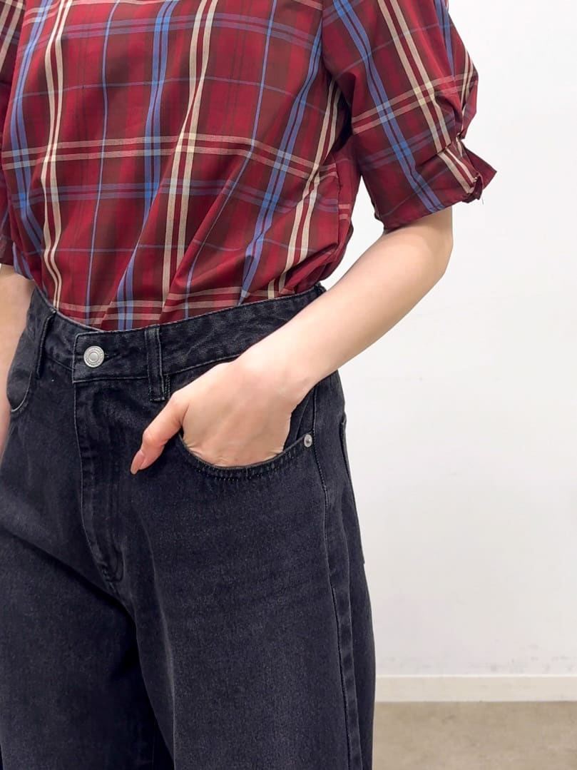 𝐜𝐡𝐢𝐤𝐚さんの「SHOO･LA･RUE｜【S-LL/5分袖】お袖タックできれいに魅せる 大人のチェックブラウス」を使ったコーディネート