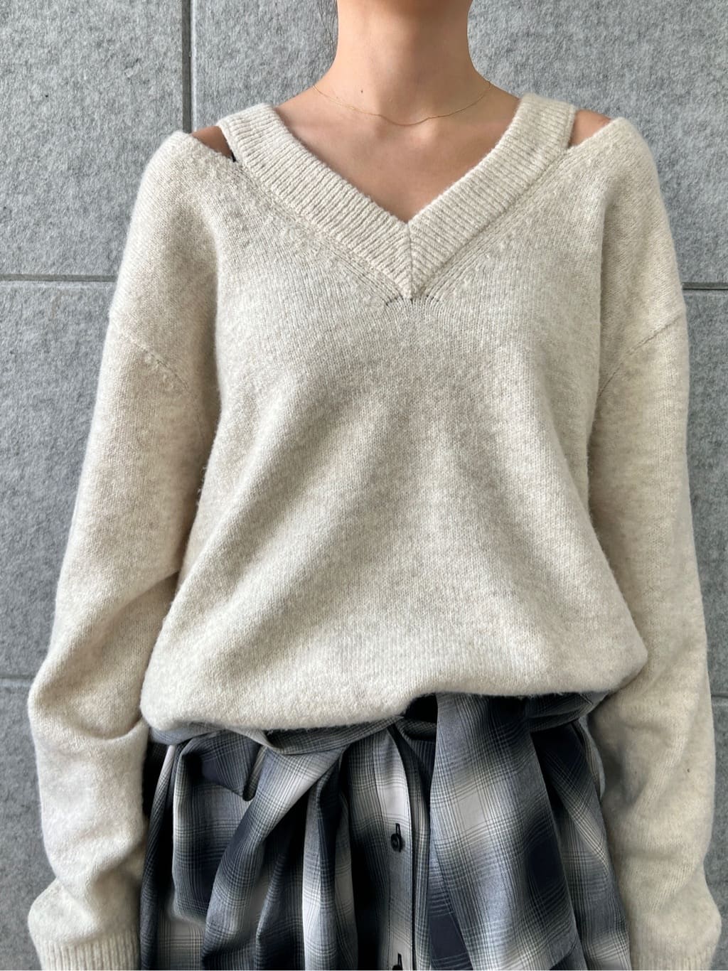 harunaさんの「CODE A｜M cloudy over V pullover」を使ったコーディネート