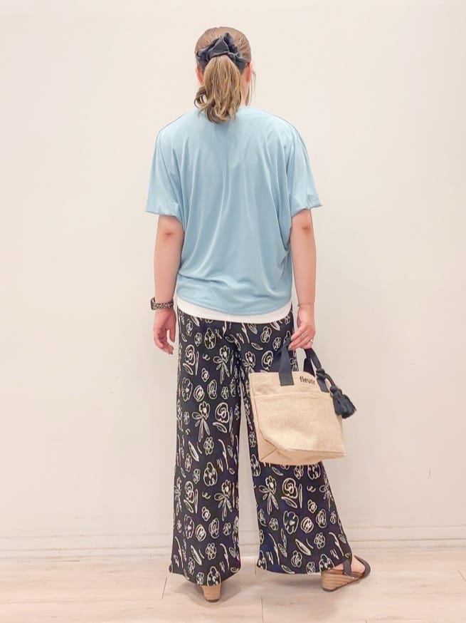 naoさんの「SHOO･LA･RUE｜【UV/さらさらタッチ】女性らしさ漂う 5分袖ボレロカーディガン」を使ったコーディネート