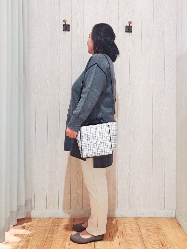 kotomiさんの「SHOO･LA･RUE｜【洗濯機可/毛玉レス】上品に体型カバー チュニックニットワンピース」を使ったコーディネート