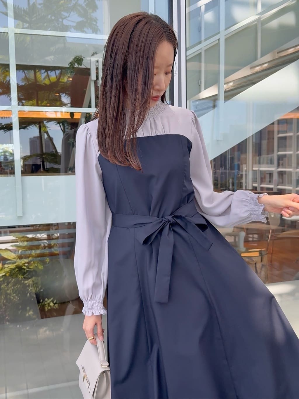 teiさんの「Couture brooch｜リボンデザイン2WAYバッグ」を使ったコーディネート