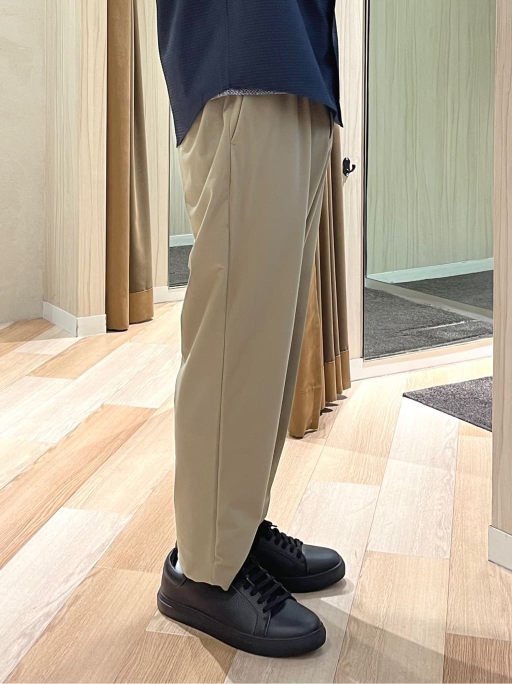 URAさんの「TAKEO KIKUCHI｜【COOL CITY WEAR】エアートール パンツ /接触冷感・通気性」を使ったコーディネート