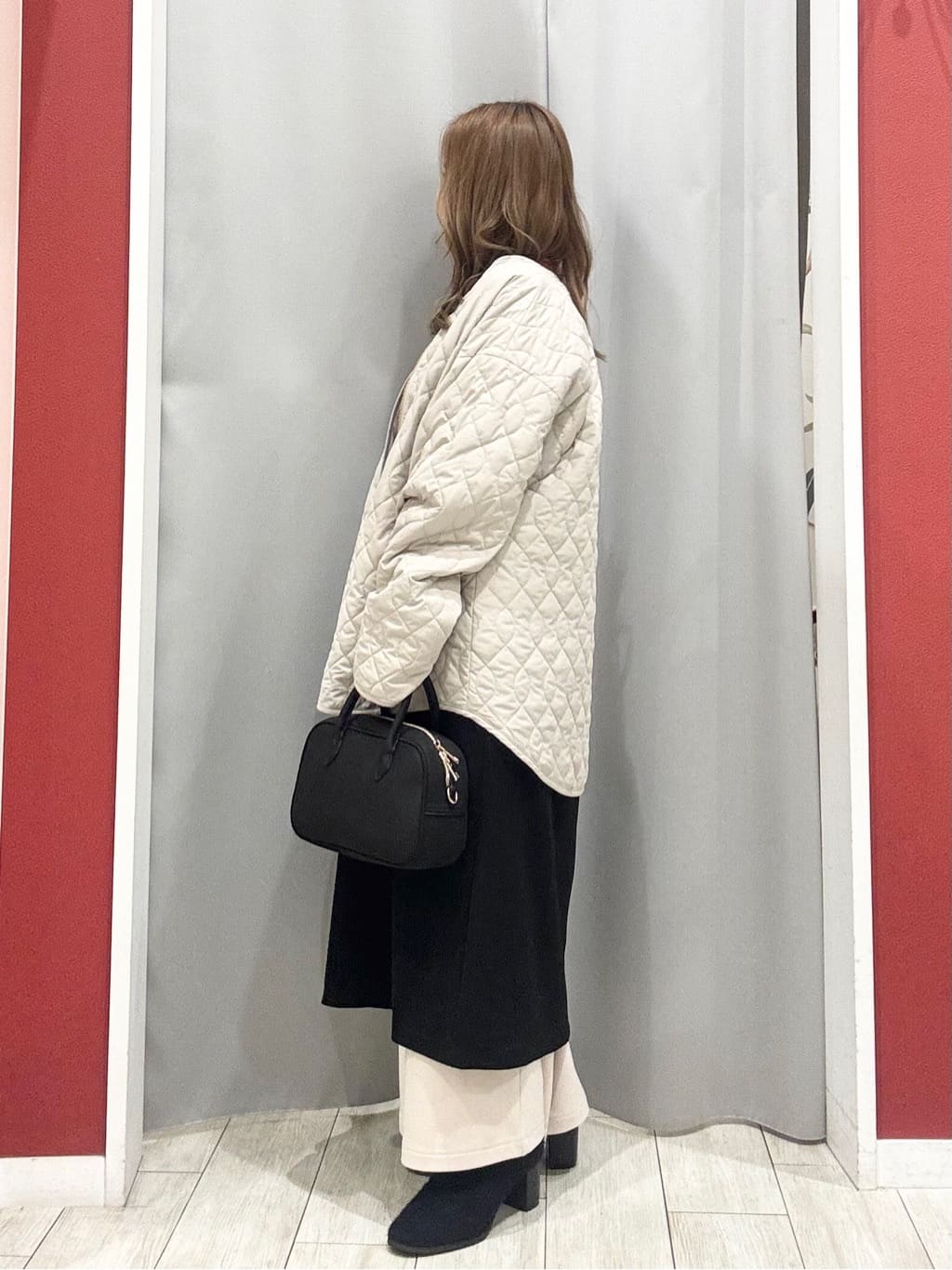 shioさんの「SHOO･LA･RUE｜【2点セット/洗濯機可】時短でコーデが決まる ジャンドレ+リブインナー」を使ったコーディネート