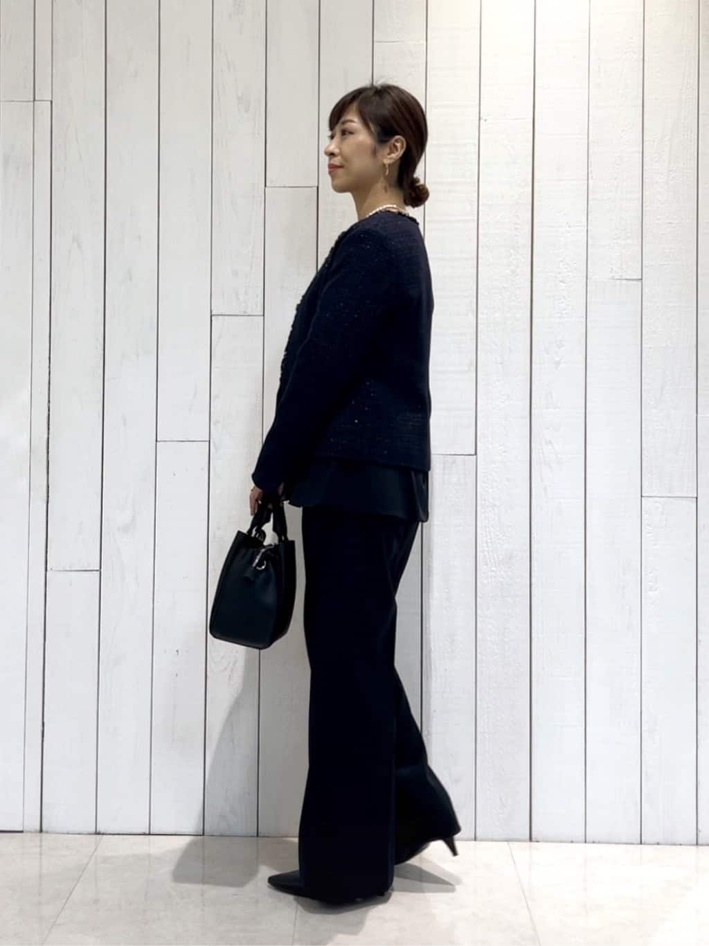 𝑹𝑶𝑴𝑰さんの「INDIVI｜【洗える／SETUP可能／セレモニー】ペプラムブラウス」を使ったコーディネート