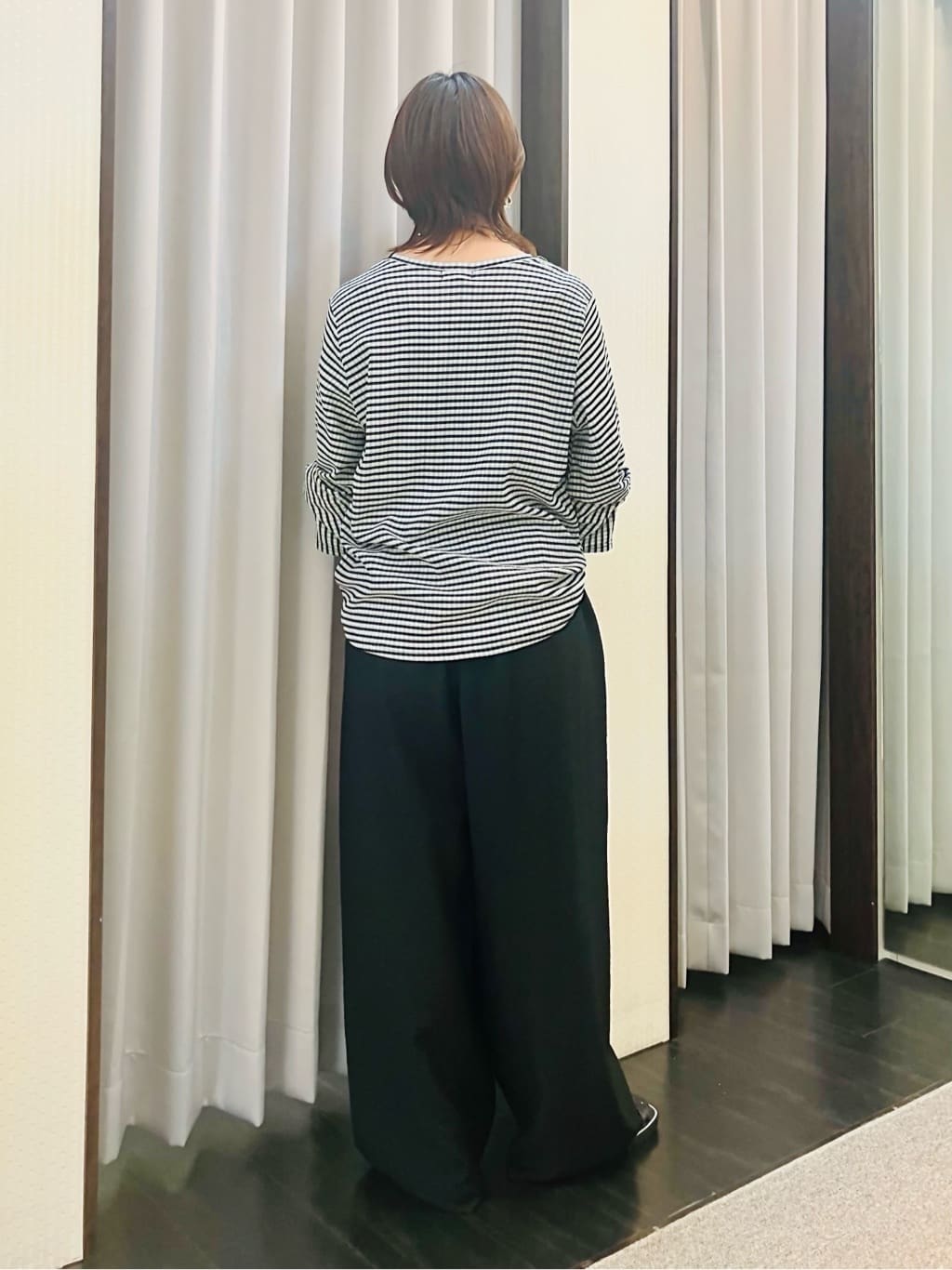 YUKIさんの「INDIVI｜【洗える／UVケア／SETUP可能】ドロストワイドパンツ」を使ったコーディネート