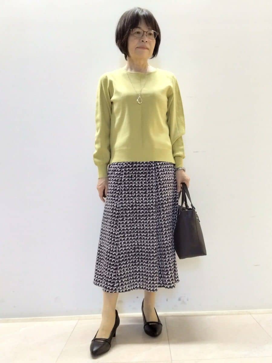 tokuさんの「Reflect｜【ニットスタイルが華やかに◎】チドリ風プリントフレアスカート」を使ったコーディネート