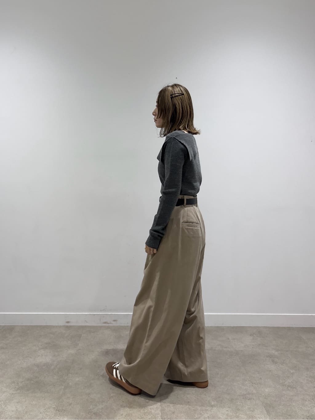 kotakiさんの「INDIVI｜【再入荷】アシメオフショルニット」を使ったコーディネート