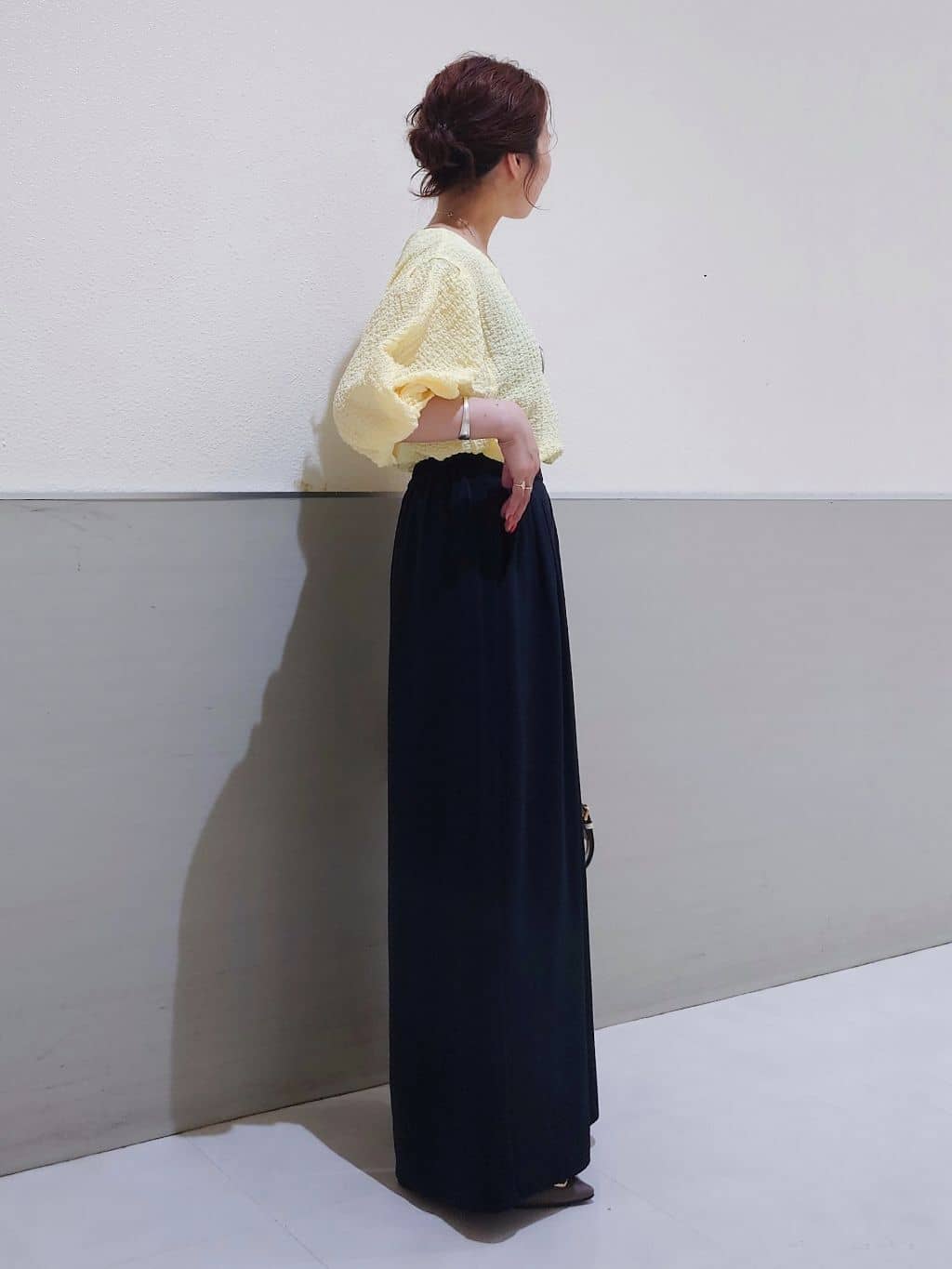 maruさんの「THE SHOP TK｜タックワイドパンツ【UV/洗濯機OK/セットUP可】」を使ったコーディネート
