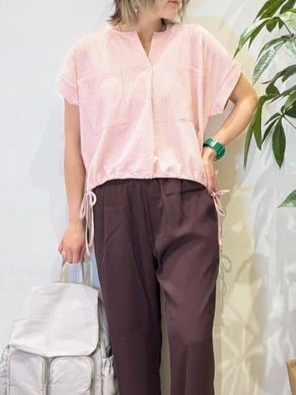 misakiさんの「SHOO･LA･RUE｜【洗える/S-LL】シルエット変化を楽しめる サッカーストライプ柄スキッパートップス」を使ったコーディネート