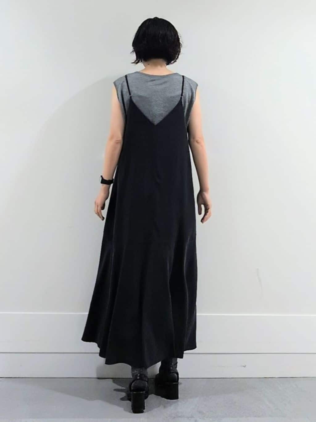 ミズタさんの「UNTITLED｜【アンサンブル可/洗える】シアーノースリーブ プルオーバー」を使ったコーディネート