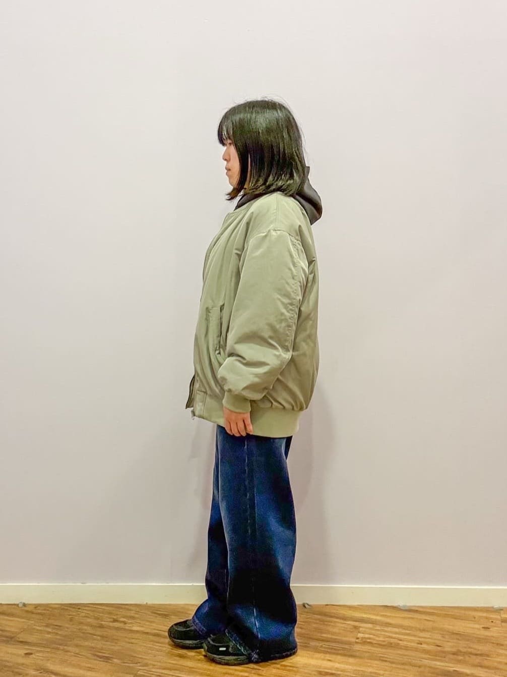 あゆさんの「SHOO･LA･RUE｜【セットアップ可/S-LL/なめらかタッチ】選べる3柄 ロゴ入りプルパーカ」を使ったコーディネート