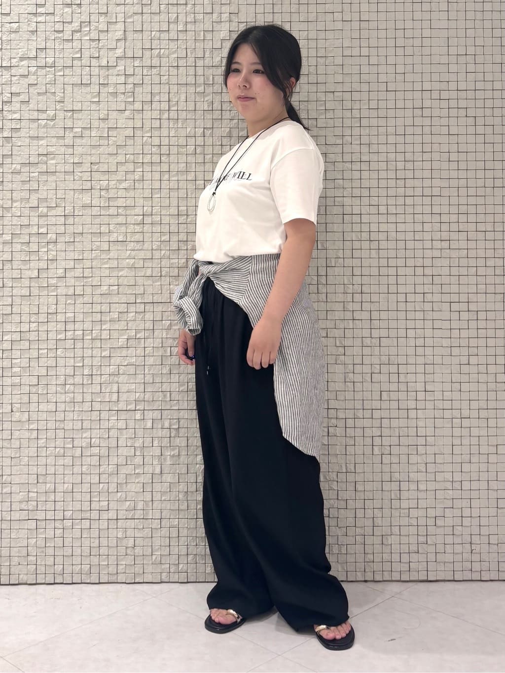 MEGUMIさんの「INDIVI｜【洗える／UVケア／SETUP可能】ドロストワイドパンツ」を使ったコーディネート