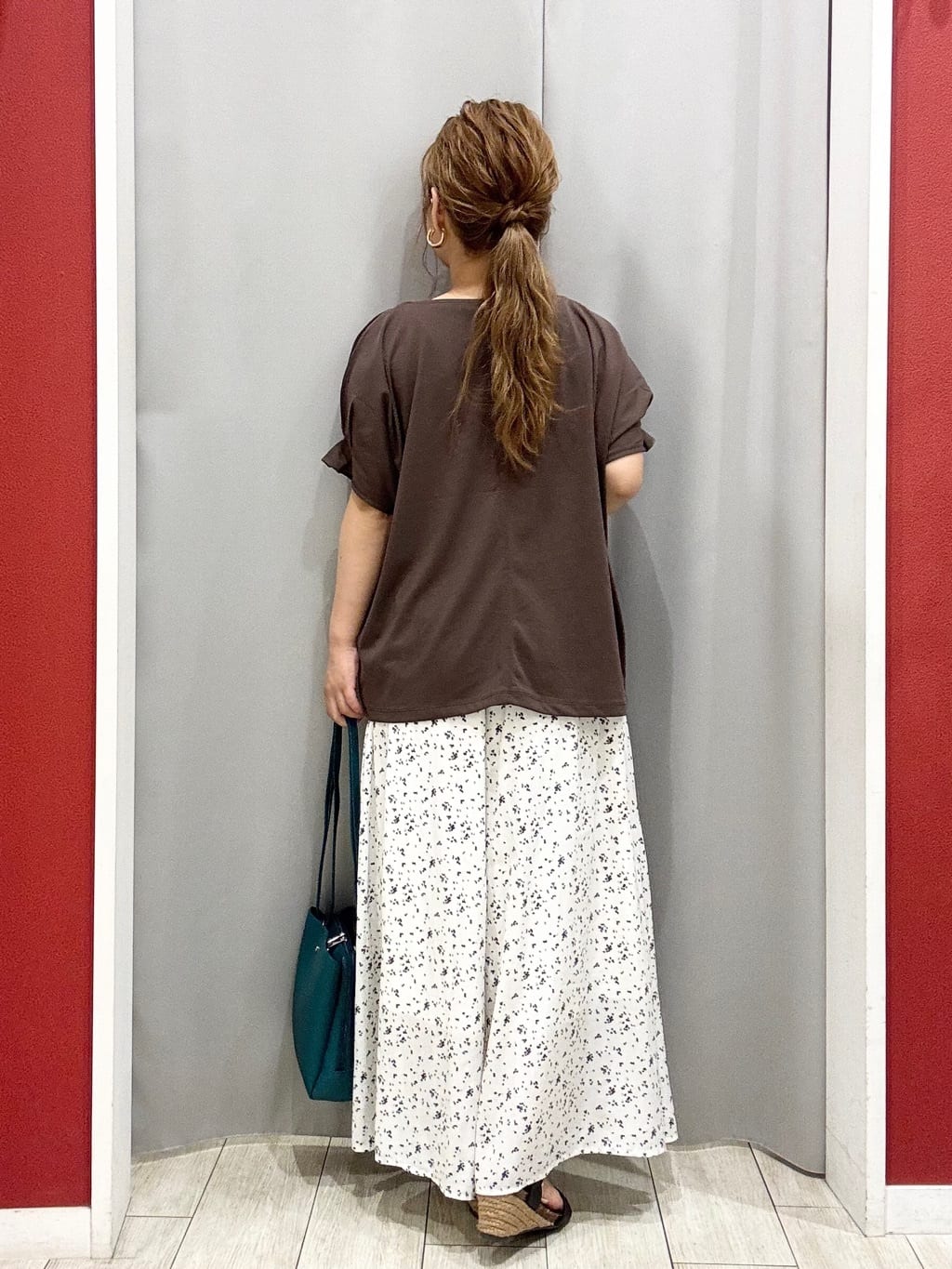 shioさんの「SHOO･LA･RUE｜【S-LL/UV/プチプラ】お袖タックで好印象 デザインTシャツ」を使ったコーディネート