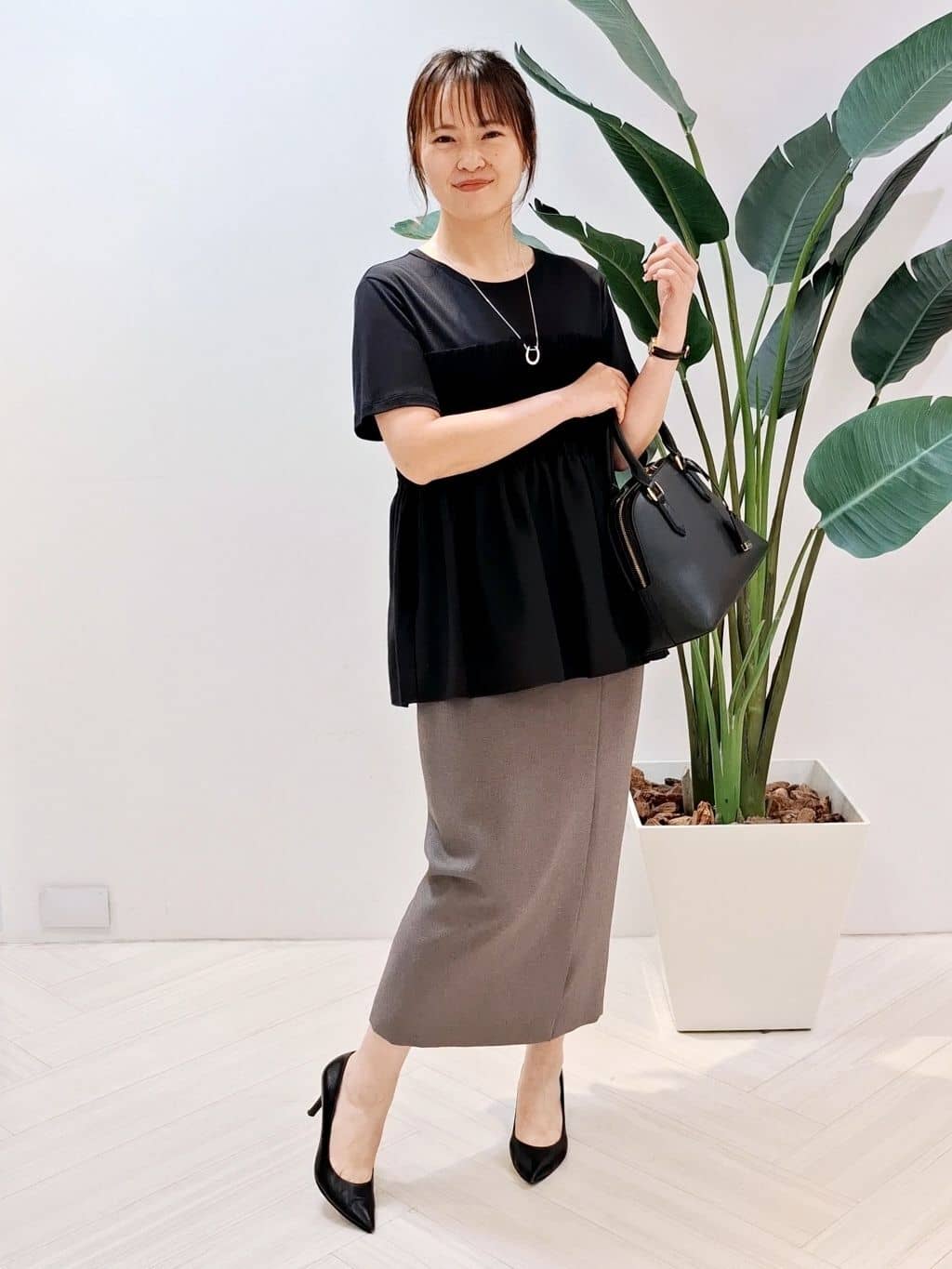 YuKaRiさんの「UNTITLED｜【コットン100/洗える/Tシャツ】シャーリングドッキングペプラム」を使ったコーディネート