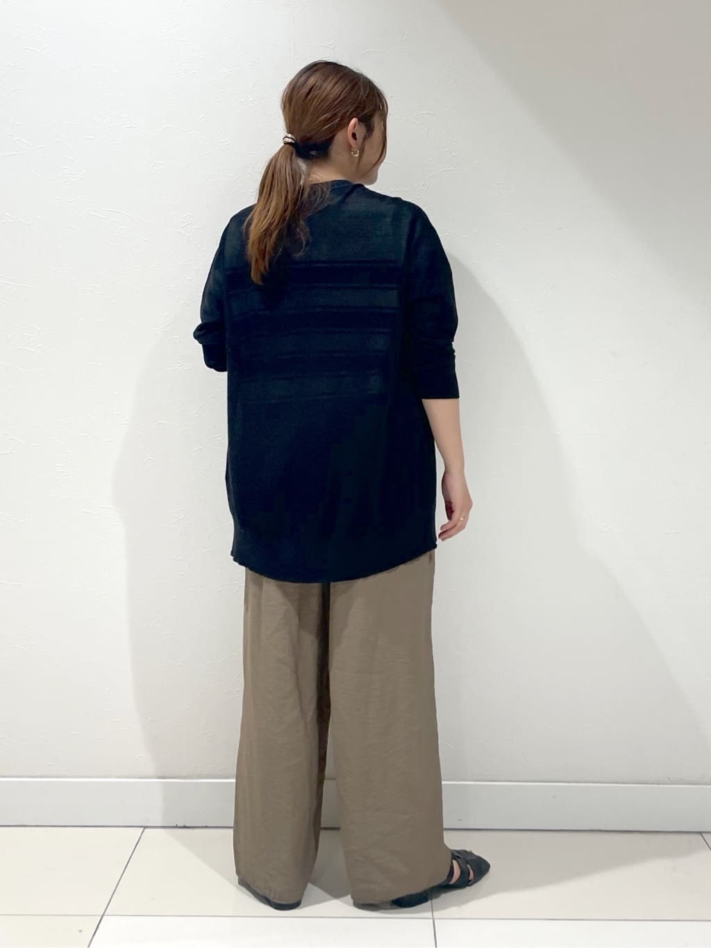 YUUKIさんの「INDIVI｜◆新色登場！【洗える／清涼感】レーヨンストレッチ フレンチスリーブニット」を使ったコーディネート