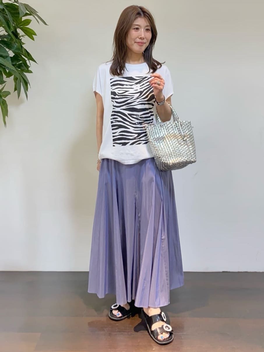 tomoさんの「UNTITLED｜◆【トレンド/後ろゴム】ローンフレアスカート」を使ったコーディネート