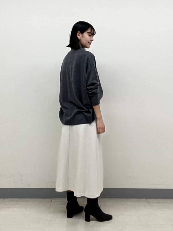 hinanoさんの「INDIVI｜【洗える／毛玉になりにくい】エクストラファインウール ハイネックニット」を使ったコーディネート