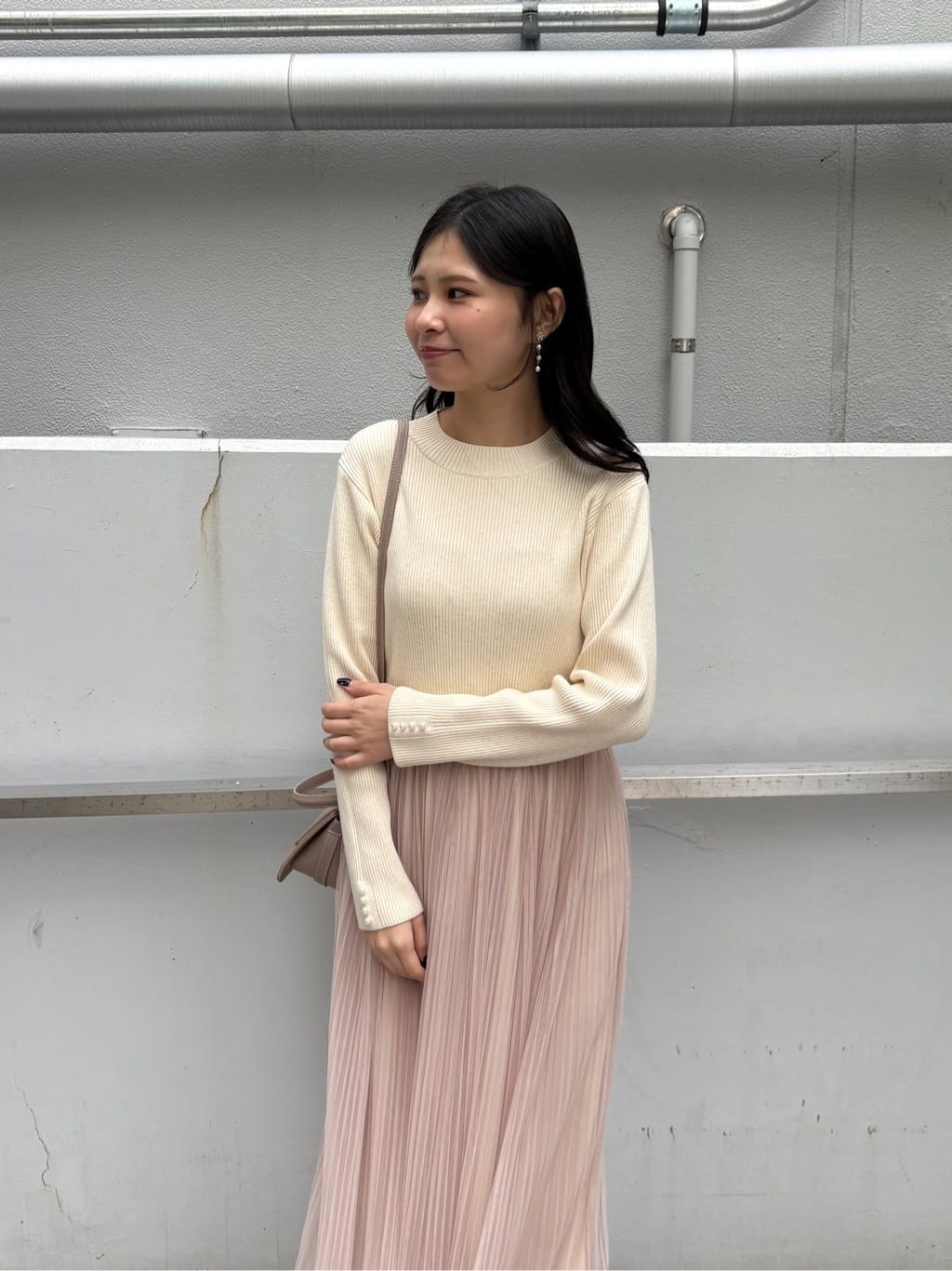 AOIさんの「Couture brooch｜【S-LL/キラキラリブニット】チュールドッキング ワンピース」を使ったコーディネート