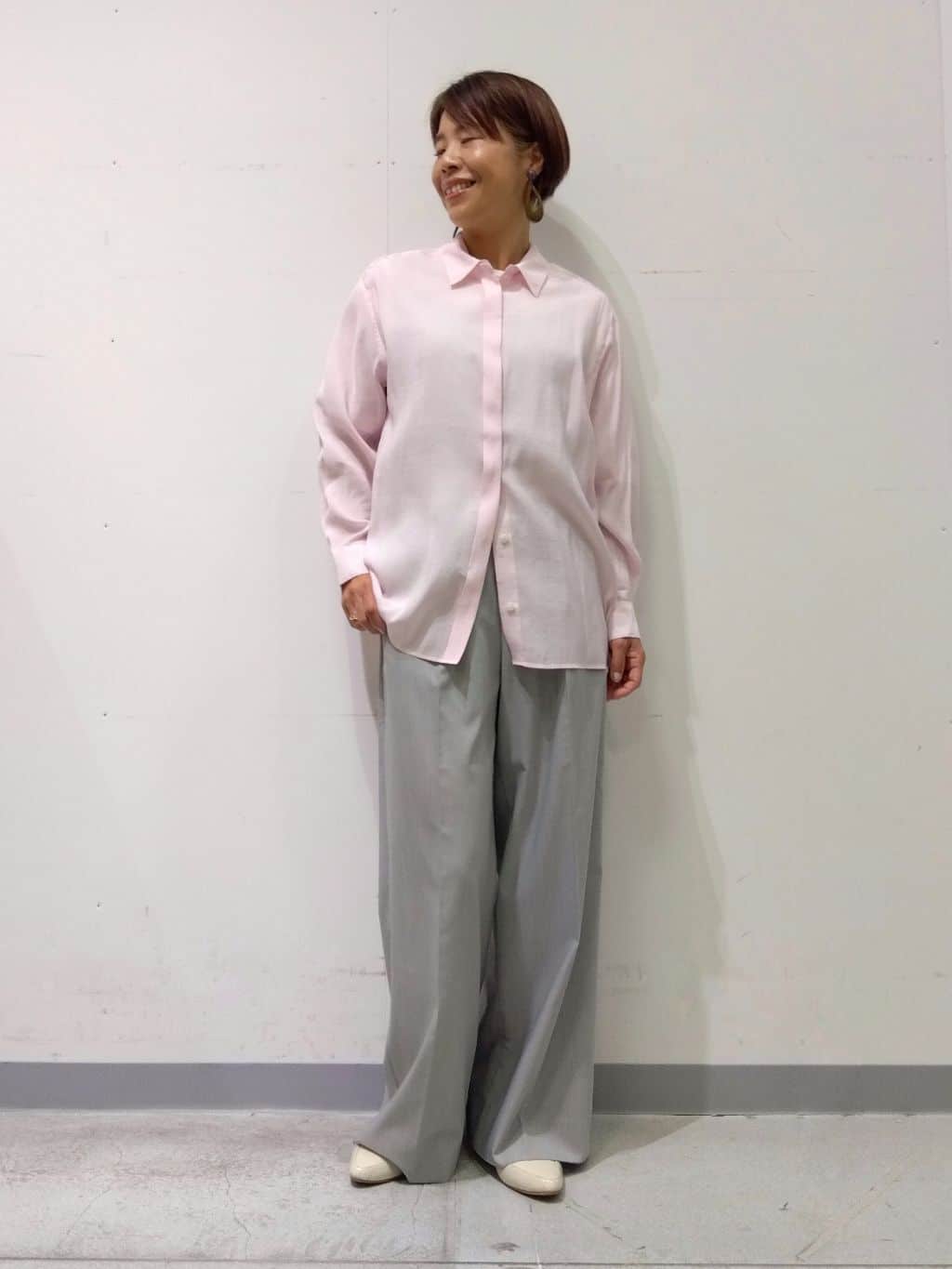 Kさんの「INDIVI｜【体型カバー／清涼感】シアーオーバーシャツ」を使ったコーディネート