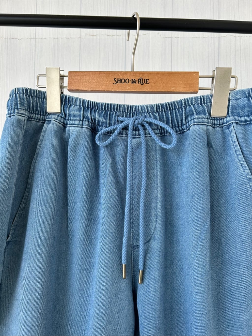 Kamyさんの「SHOO･LA･RUE｜◆【洗える/SS-3L/美脚シルエット】アクティブ派のデニム イージーテーパードパンツ」を使ったコーディネート